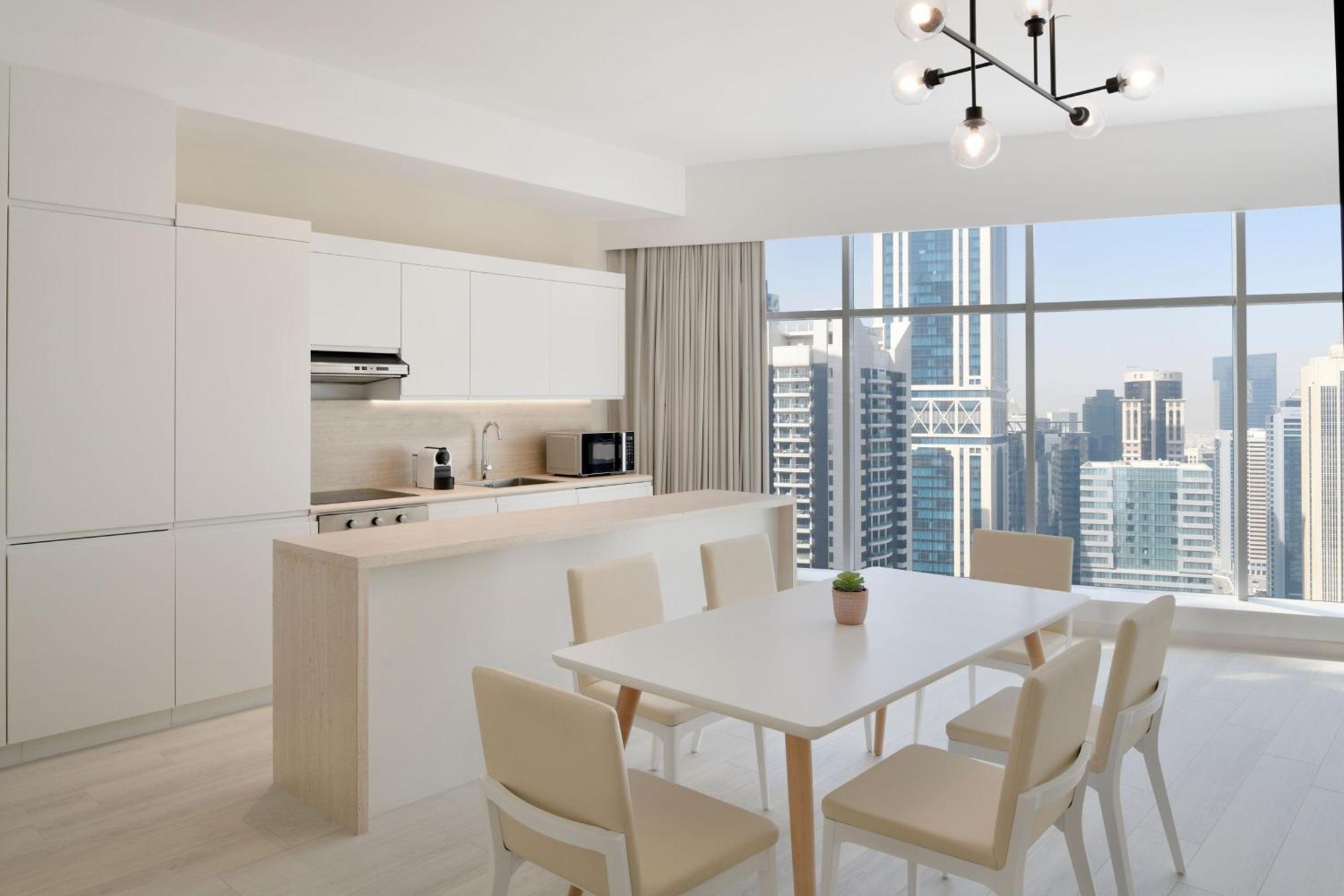 Hotel Element By Westin West Bay Ad-Dauha Zewnętrze zdjęcie A kitchen in a typical apartment