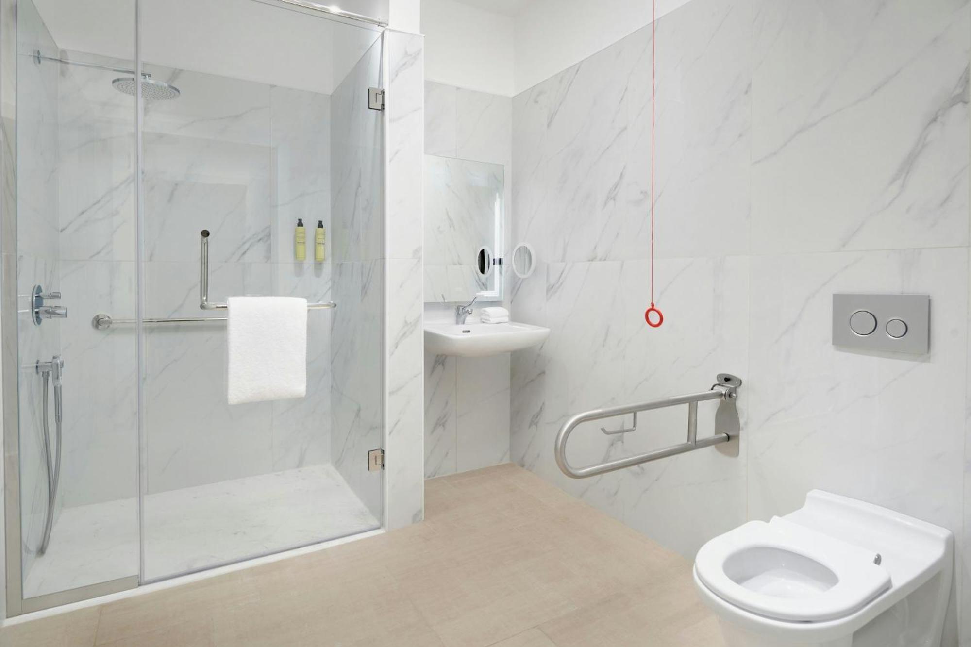 Hotel Element By Westin West Bay Ad-Dauha Zewnętrze zdjęcie A wet room